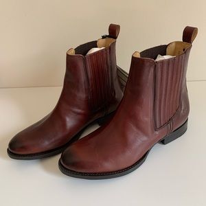 NEW Frye Leather Chelsea Boots Size 10